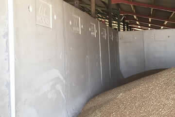 Freestanding grain walls